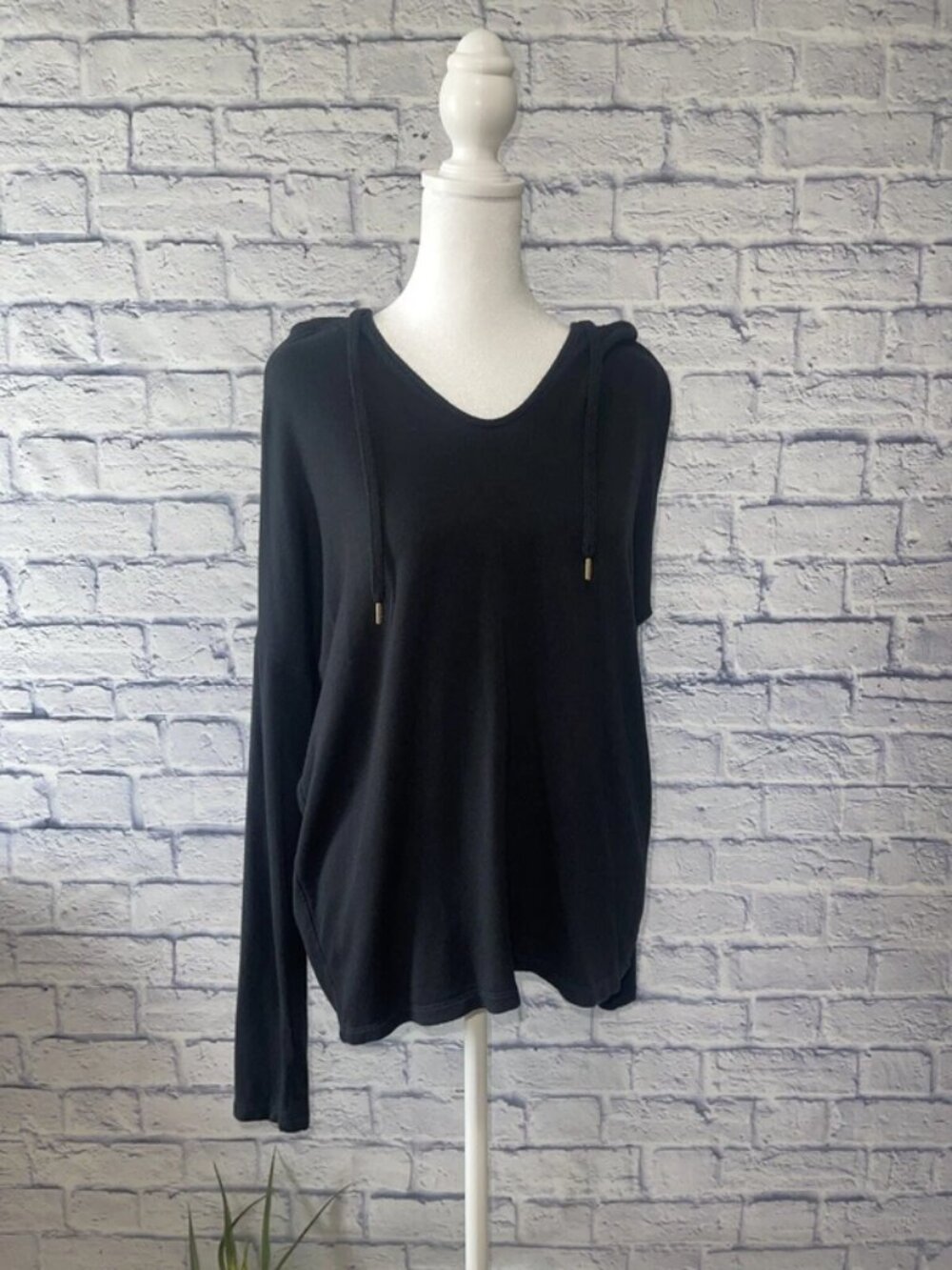 GAIAM Womens black Hooded Yoga Top S Athletic Shirt Long Sleeve Soft